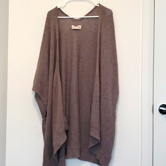 Aritzia - Community - Ionic Cape